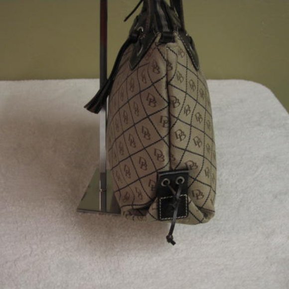 Dooney Bourke Vintage Women’s Brown and Beige Canvas handbag Leather trim - Picture 9 of 14